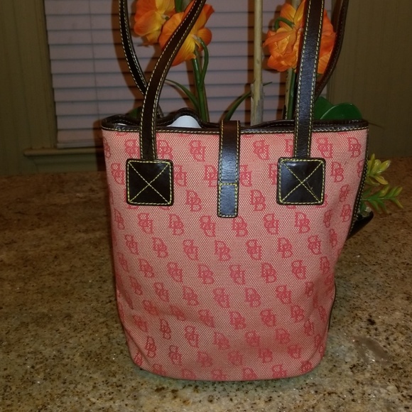 Bucket Bag - Picture 2 of 6